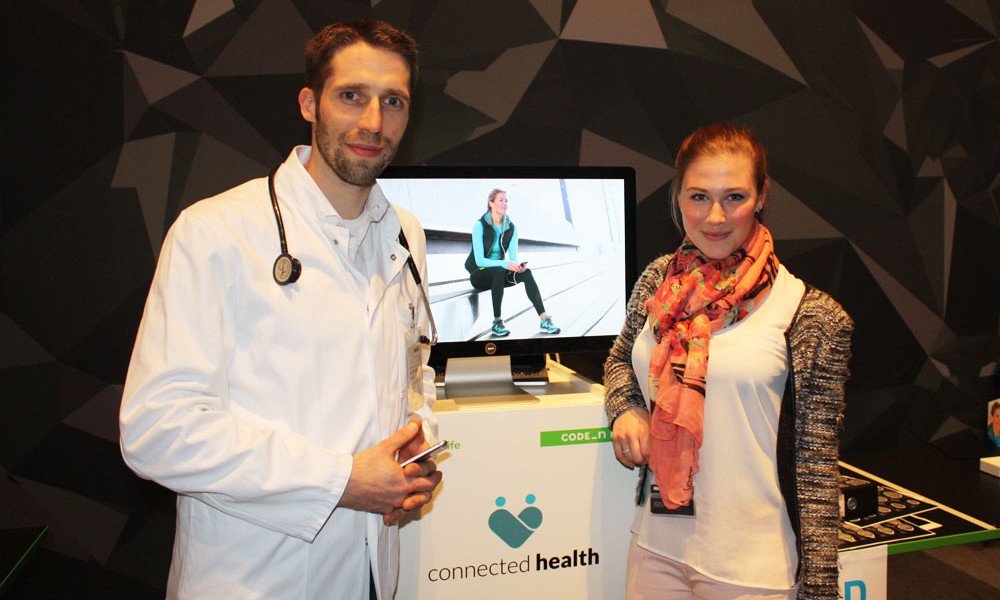 Johannes Jacubeit Gründer von Connected Health wird von Vanessa Opladen interviewt.